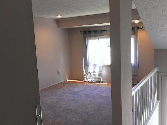 5th image of 3768 Farm Brook Ln