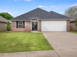 3273 Grand Lake Dr, Bossier City, LA 71111