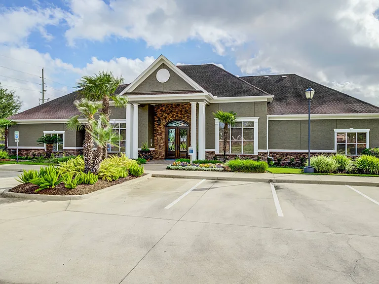 Welcoming Leasing Center