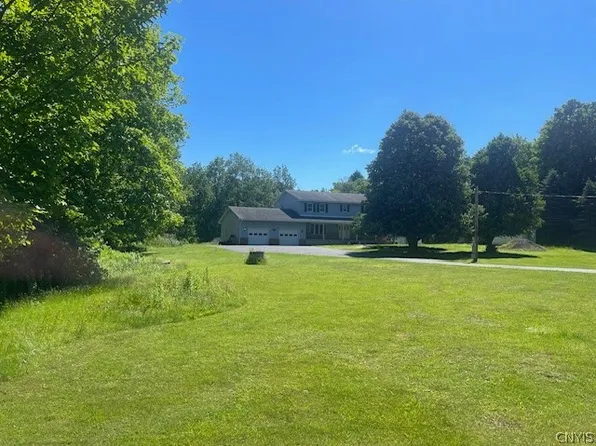 1006 Silk Rd, Fulton, NY 13069