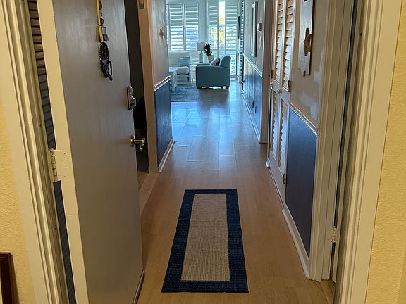 4th image of 7400 Sun Island Dr