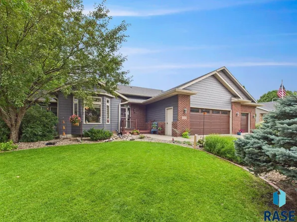 605 S Palmer Dr, Brandon, SD 57005