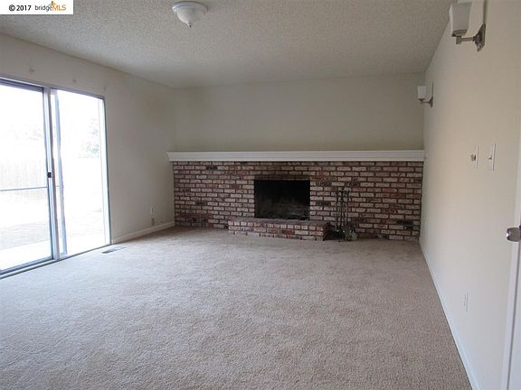 5th image of 2467 Grimsby Dr