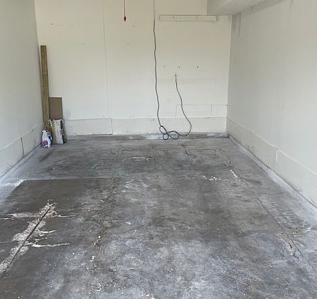 2nd image of 104 Matthew Dr APT B