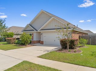 308 Lottie Loop, Freeport, FL 32439