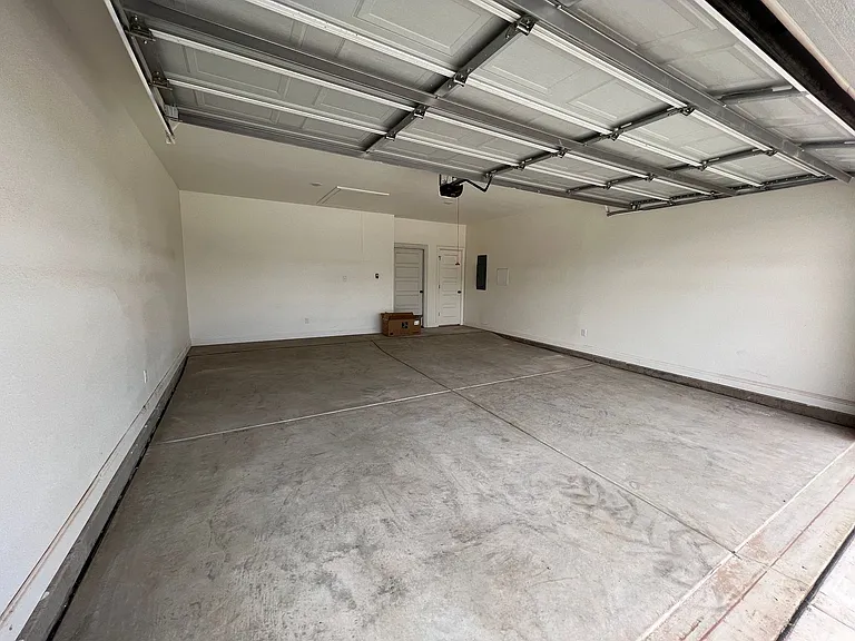 6804 52nd St — Photo 3