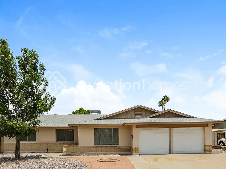 2310 E Riviera Dr