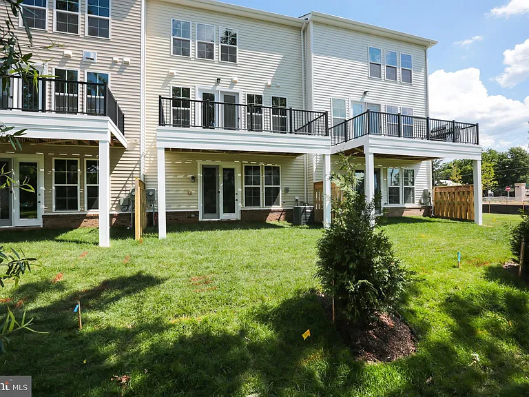 6902 Karter Robinson Dr — Photo 28