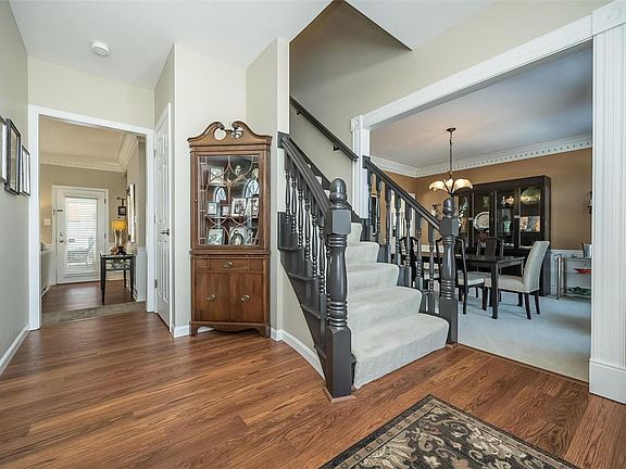 3rd image of 412 Forsheer Dr