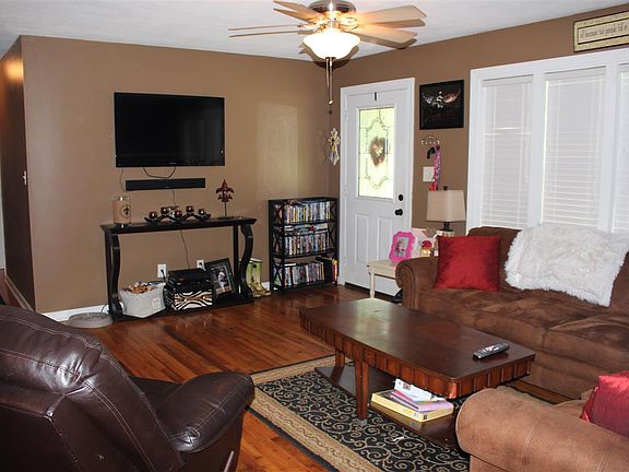 4th image of 600 E Dewey Camp Dr