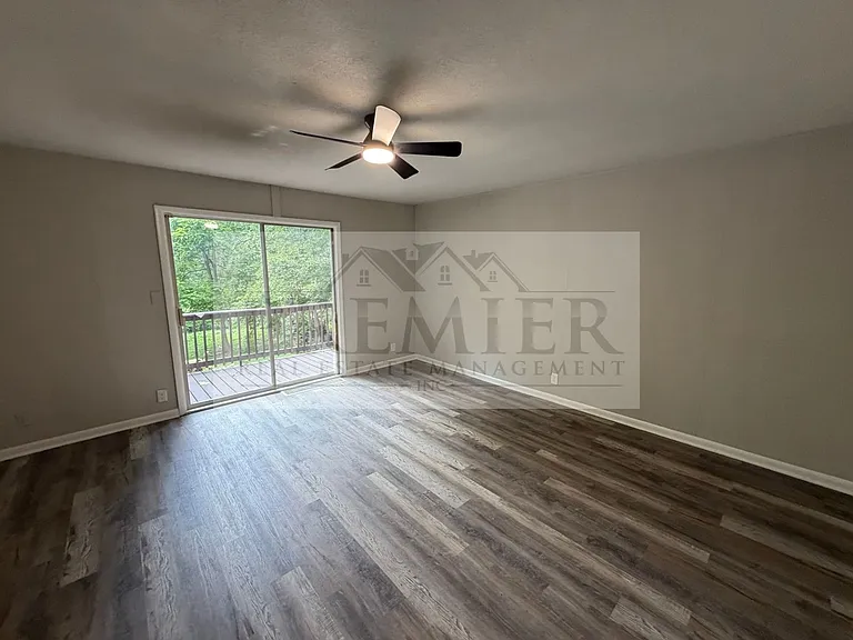 1316 N Main St unit A, Independence MO 64050// Ranch Style Duplex// 2 Beds 1 bath// Rent: $1200 D... — Photo 8
