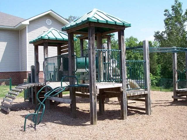 Patriot's Pointe Apartment Homes — Photo 3