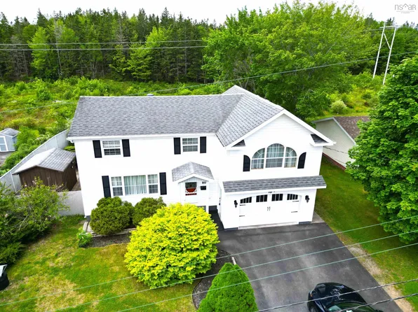 80 Parkwood Dr, Sydney River, NS B1S 1H7