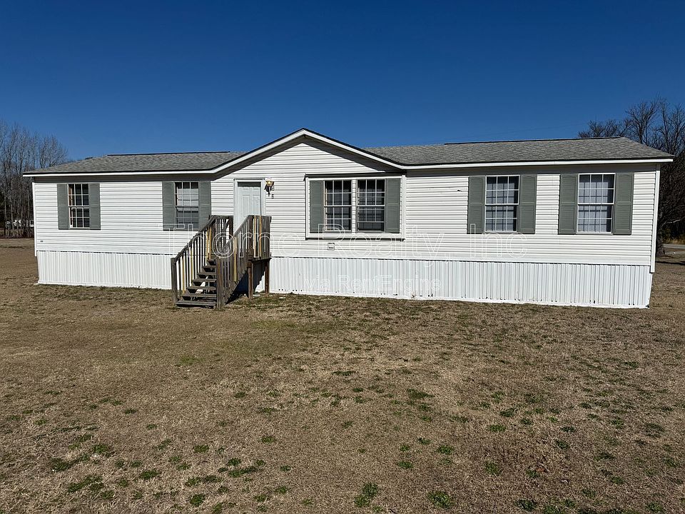 1st image of 26 Hemlock Ln