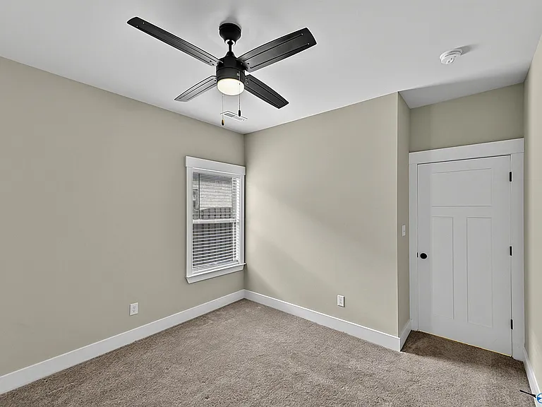 114 Hudson River Dr — Photo 37