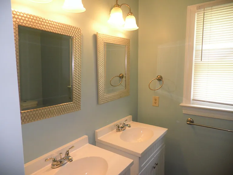1207 Silverhill Ct — Photo 10