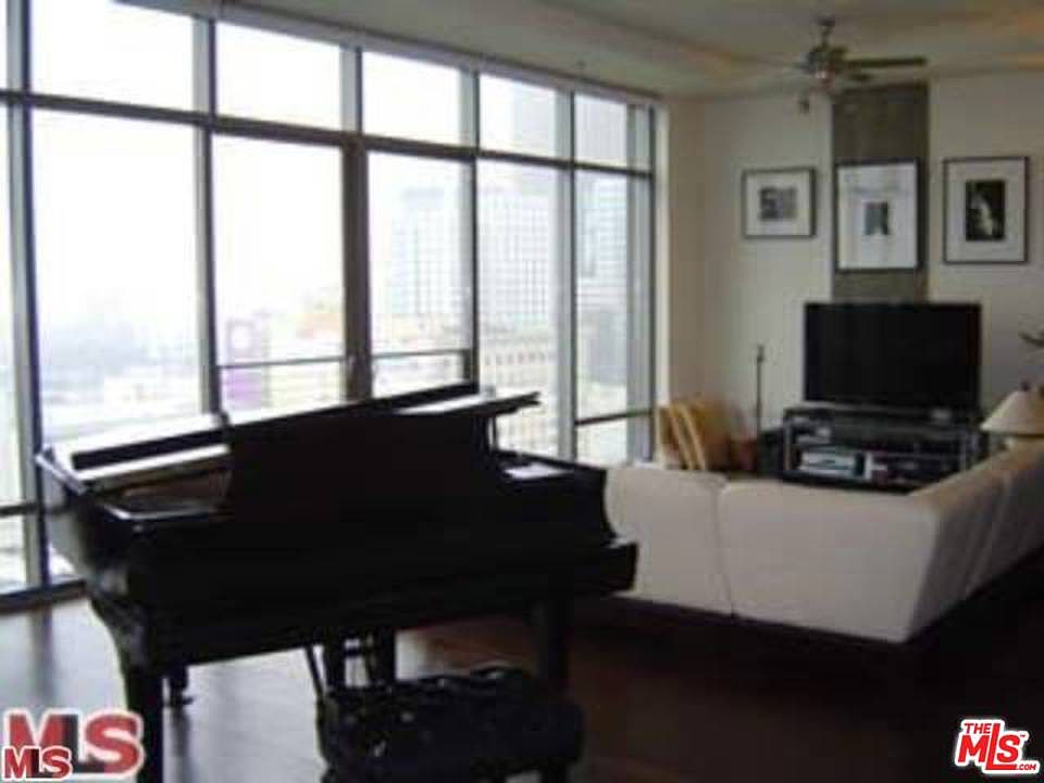 1st image of 1100 S Hope St APT 1806
