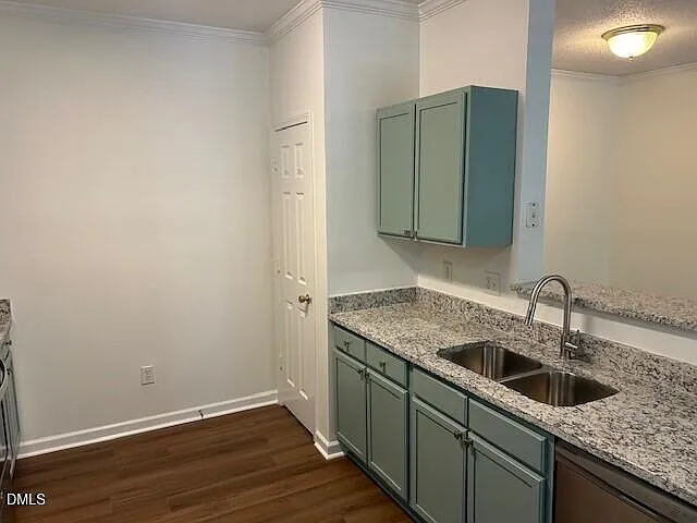339 N Church St — Photo 4