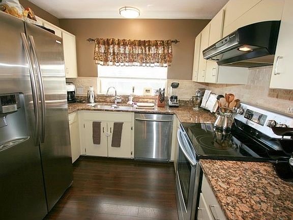 4th image of 1560 Lawndale Cir