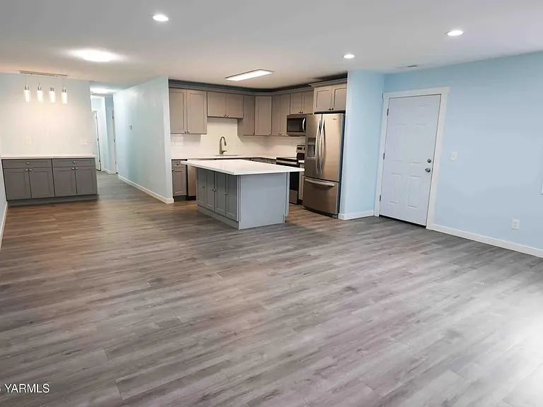 1900 W Mead Ave #1 — Photo 3
