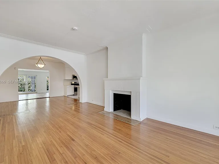 9056 Emerson Ave — Photo 4