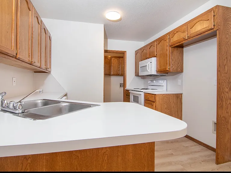1431 Westmore Dr — Photo 9