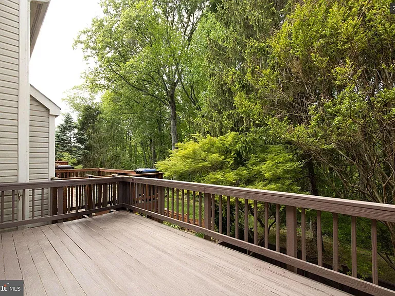 3906 Valley Ridge Dr — Photo 20