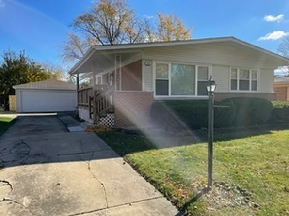 419 N Park Dr, Glenwood, IL 60425