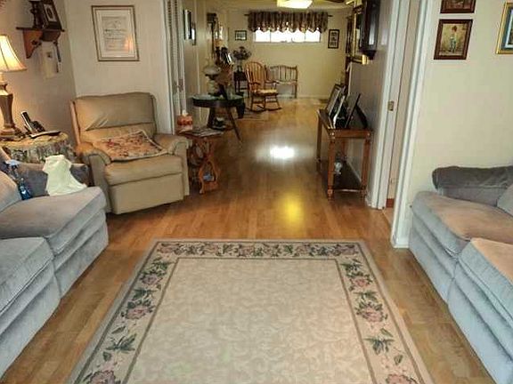5th image of 1432 Maplewood Dr