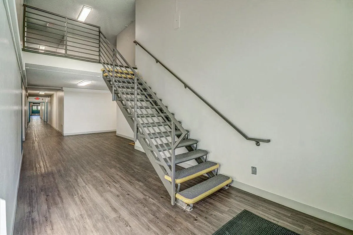 Pines Apartments — Photo 4