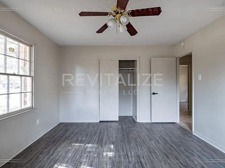 1258 Charmaine Cir N — Photo 20
