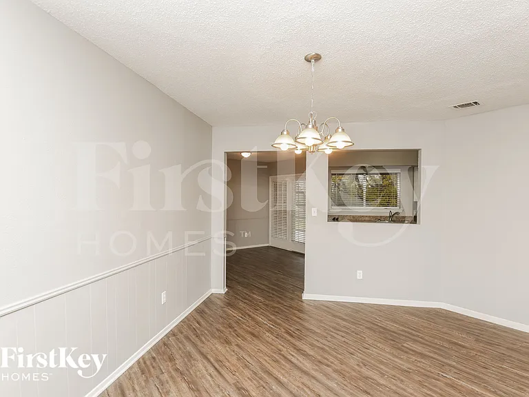 500 Hinton St — Photo 5