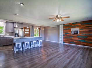 1503 Sunset Dr, Mandan, ND 58554