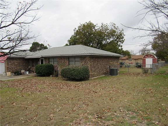 2nd image of 3808 Country Side Dr