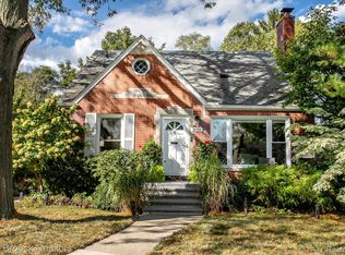 26725 Humber St, Huntington Woods, MI 48070