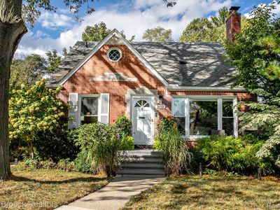 26725 Humber St, Huntington Woods, MI, 48070