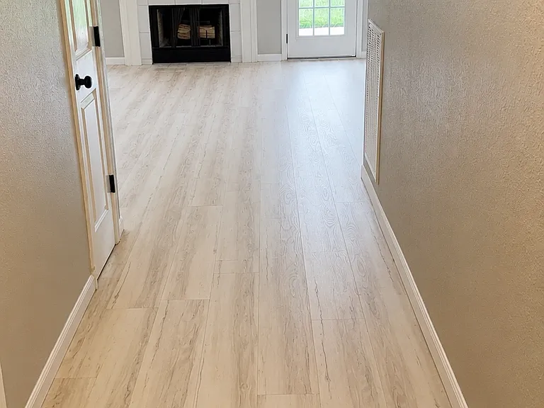 7424 E Winchester Dr — Photo 2