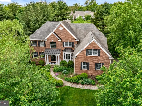 115 Hartefeld Dr, Avondale, PA 19311