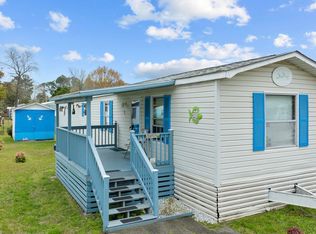 8 Poolside Dr, Murrells Inlet, SC 29576