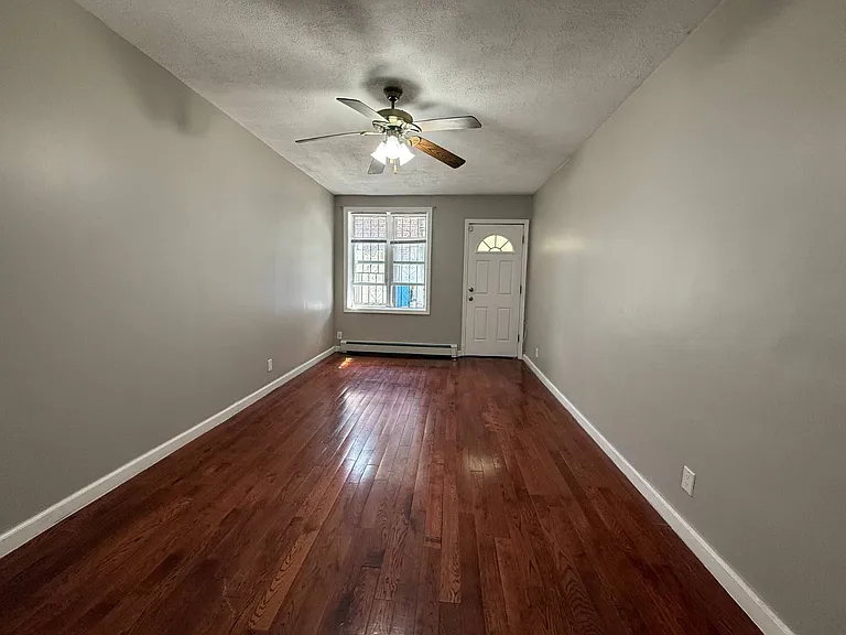 10106 Avenue K #1 — Photo 2