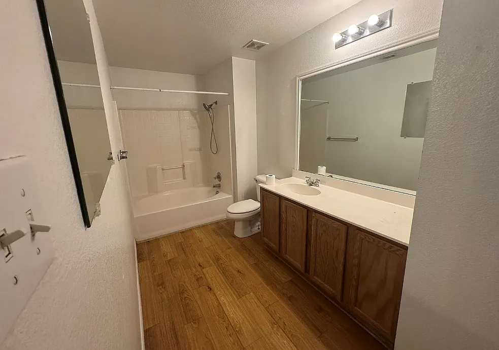 3 bed, 1207 sqft, $1,850 — Photo 3