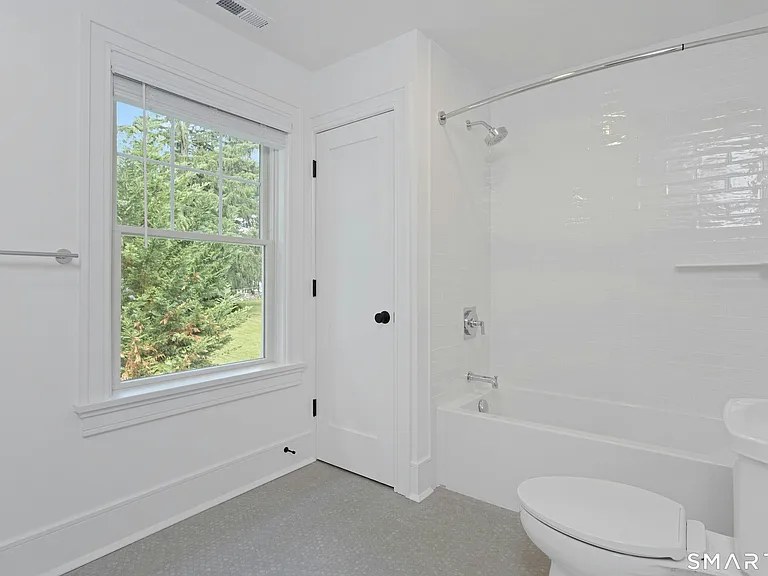 16R Old Stamford Rd — Photo 22
