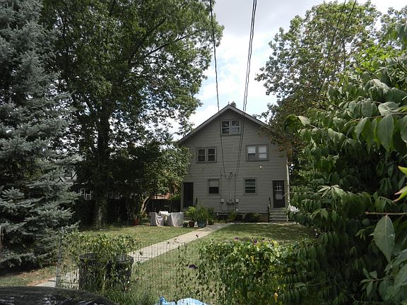 2nd image of 821-823 Northwest Blvd