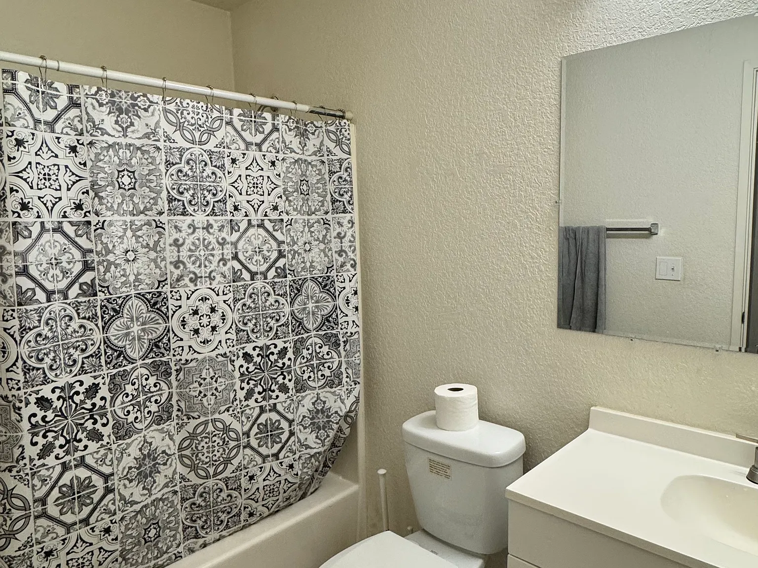2 bed, 900 sqft, $1,950 — Photo 3
