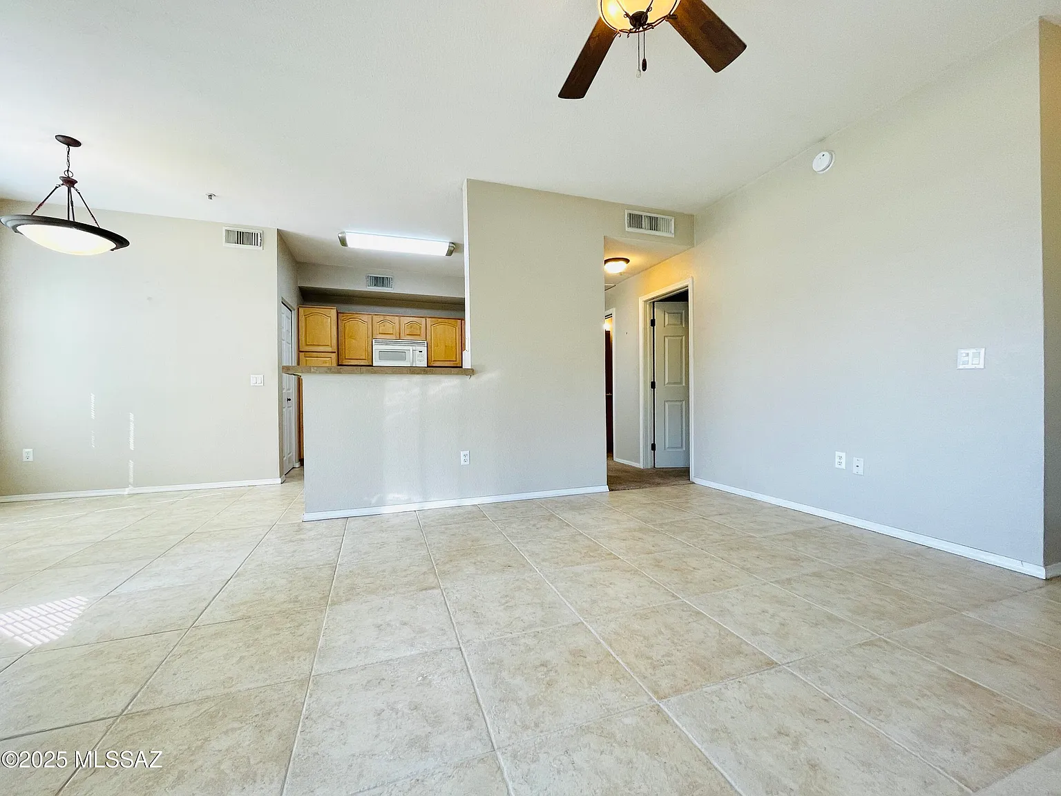 2 bed, 2.0 bath, 1057 sqft, $1,495 — Photo 4