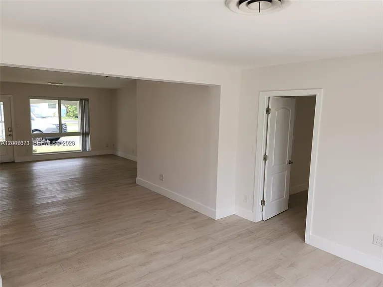 3346 Coolidge St — Photo 10