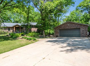 576 Burr Oak Ln, Hudson, WI 54016