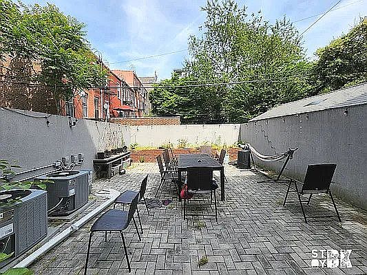3rd image of 367 Franklin Ave APT 1