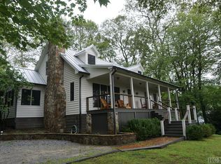 1039 Big Bearpen Rd, Highlands, NC 28741