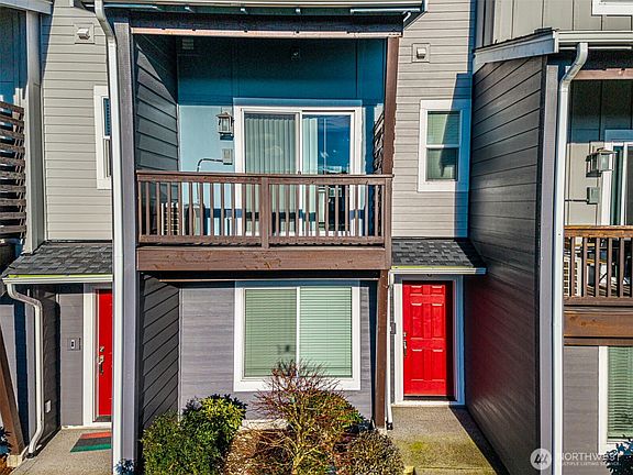 2nd image of 17529 110th Avenue E #C